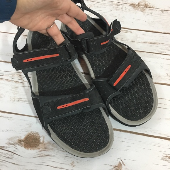 nike walking sandals mens